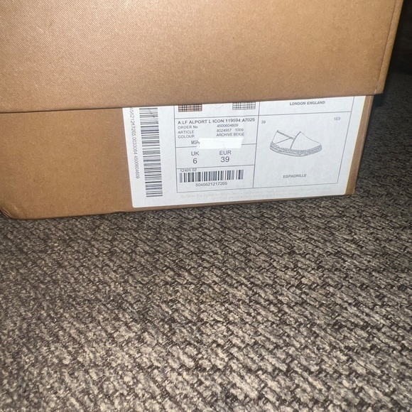 BURBERRY ALPORT ICON STRIPE ESPADRILLES ARCHIVE BEIGE SIZE 39 EU WORN ONCE - Picture 2 of 5